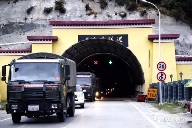 跟随重汽走川藏线 天险奇路遇铁骑 川藏线英雄汽车兵令人热血沸腾