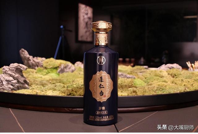 按品牌买酒不可信，只要盯着瓶上有“二标”，那就是酒精勾兑