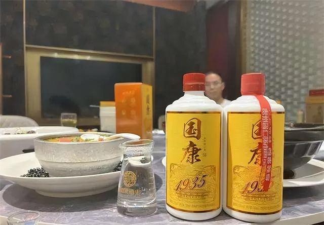 哪些白酒入口柔不辣？推荐几款比较柔和，不辣喉咙的白酒