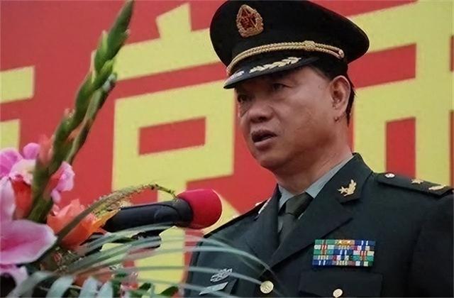 他是许世友将军的小儿子，曾担任过两个军区的司令员，如今72岁了