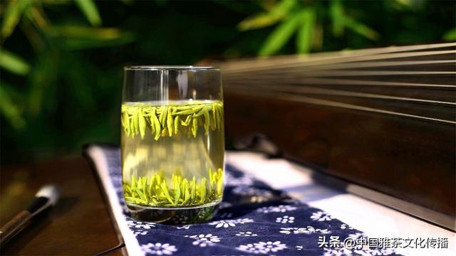 沏一杯清茗，独品三江春水