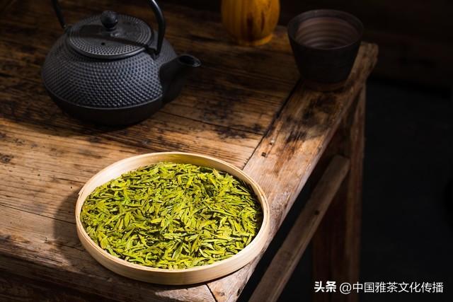 沏一杯清茗，独品三江春水