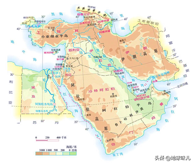 中东土豪沙特，被沙漠制约发展，为何还要把首都建在沙漠中央？
