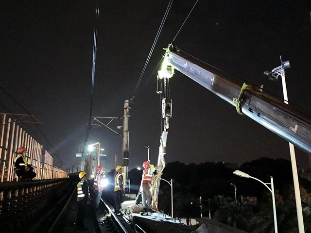 列车不回车辆段连续作业，长沙地铁1号线声屏障施工整体进度已经过半