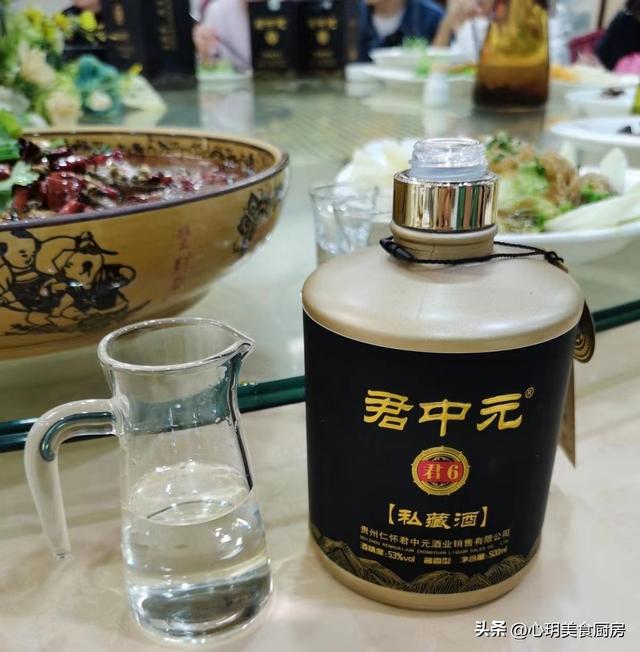 真正的粮食酒多少钱1斤？很便宜吗？60岁的酒厂老师傅告诉你答案