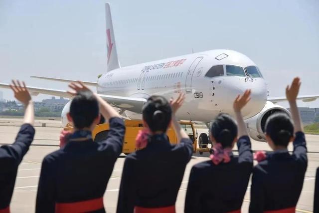 C919首航飞机餐曝光！乘客第一视角是什么体验？