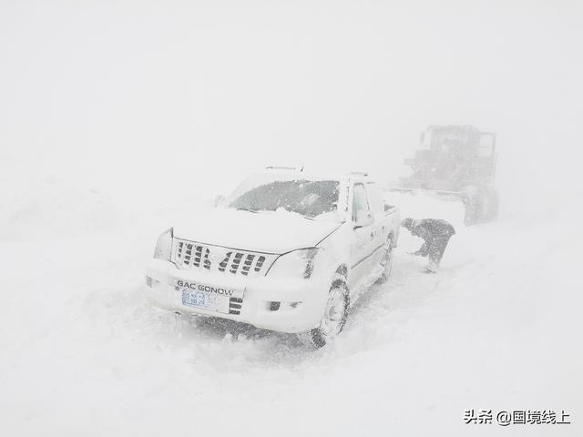 车成冰箱、人成冰棍！西藏阿里积雪50厘米56人被困