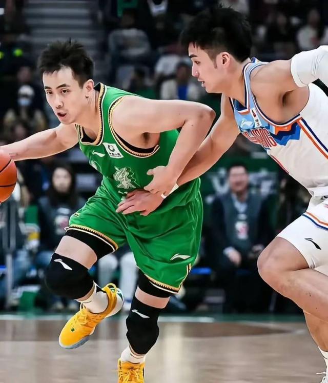 大比分3-0，本场比赛7大不可思议，3个不争事实！辽宁98-91新疆，