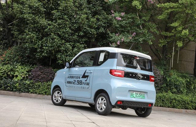 3万元的电动汽车！试驾五菱宏光MINI EV