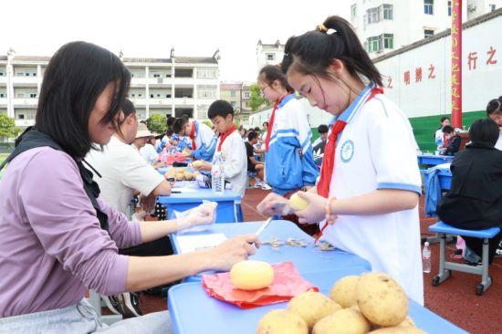 歙县新安小学：赋能“双减” 劳动出彩