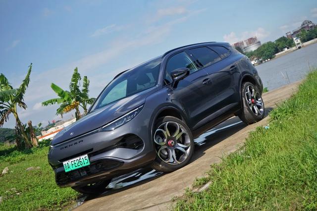 奔驰光环下的7座SUV，除了豪华还有啥？试驾腾势X PHEV