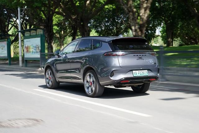 奔驰光环下的7座SUV，除了豪华还有啥？试驾腾势X PHEV