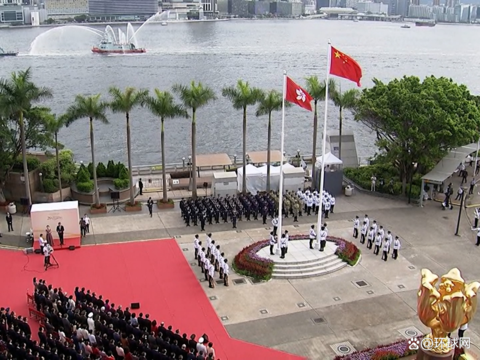 香港回归祖国26周年，特区政府在金紫荆广场举行升旗仪式